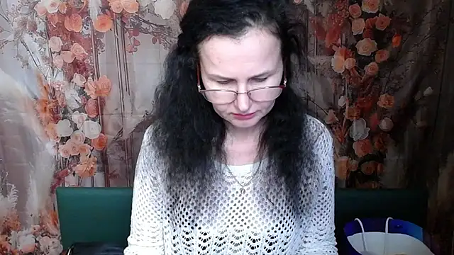 Miroslava_Happi's cam snapshot