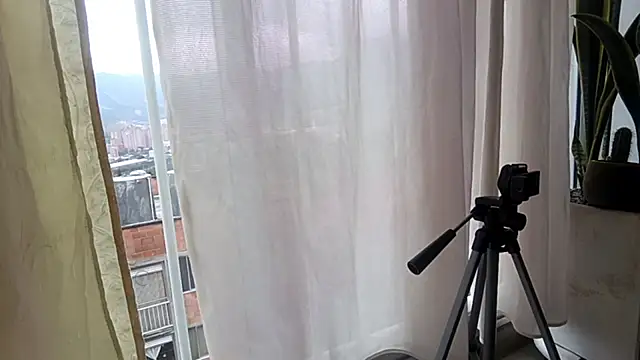 Adam_Valenciia live sex cam