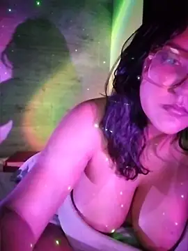 AuroraChest live sex cam