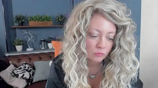 JessicaFoxie live sex cam