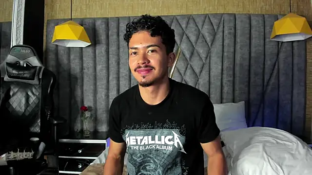 NicolaiKarav live sex cam