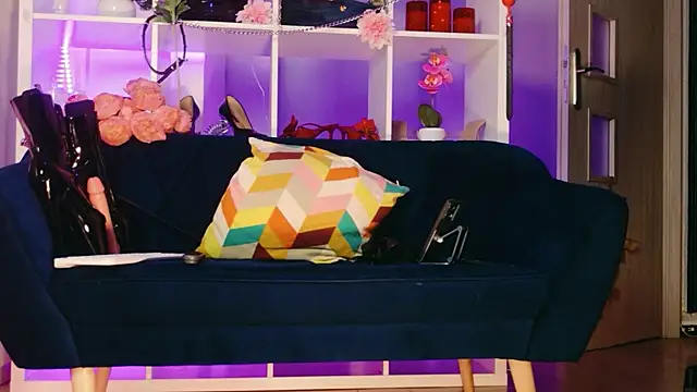 Ella__Kross live sex cam