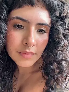 SugarTroubl33 live sex cam