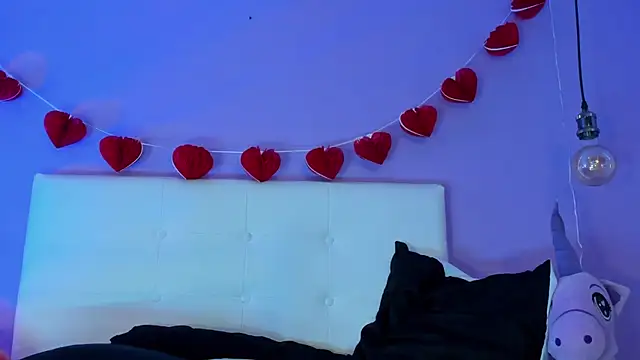 Charlotte11-11 live sex cam