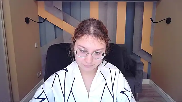 AngelinaLow live sex cam