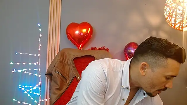 Reiko_85_ live sex cam