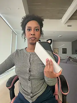 Your_Paris live sex cam