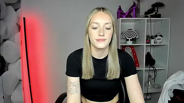 EvelynBlond live sex cam
