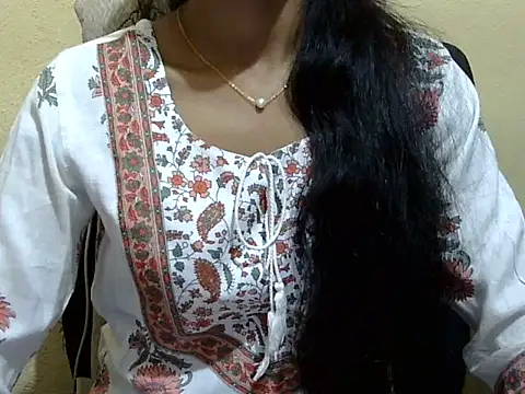 Khushi_v's cam snapshot