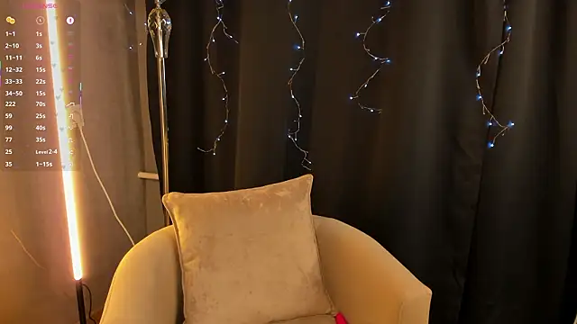 NightGloss live sex cam