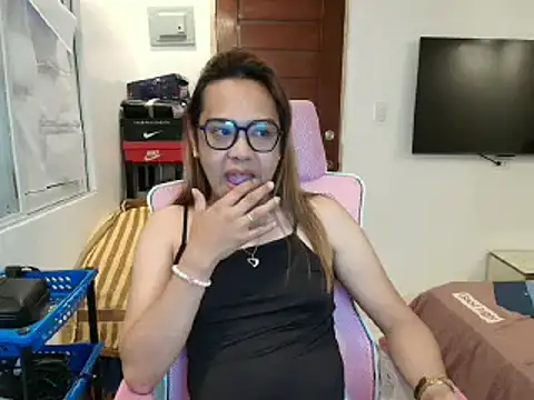 Your_PrettyGirlxxx live sex cam