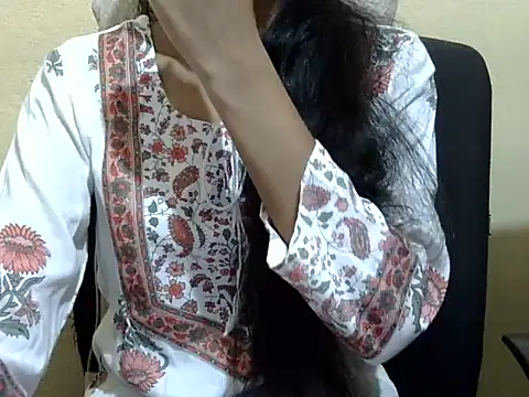 Khushi_v's cam snapshot