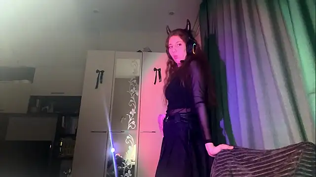 AliceCarrol's cam snapshot