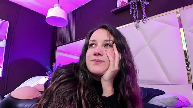 April_bowie's cam snapshot