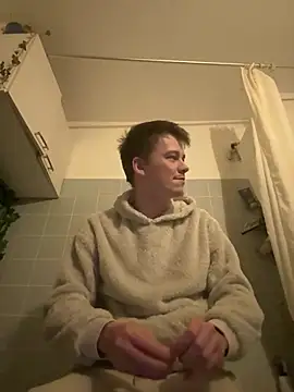 Toyjungee's cam snapshot