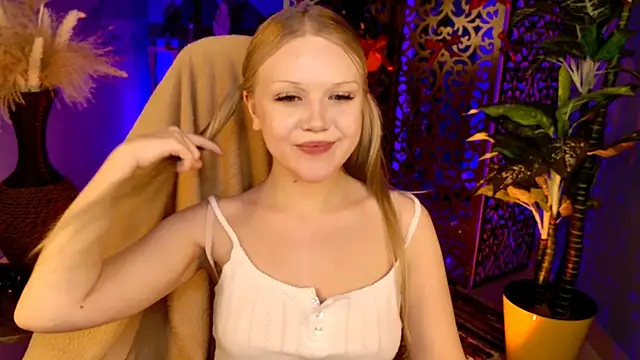 ChloeWhite's cam snapshot