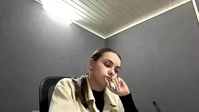 SarahHeadly's cam snapshot