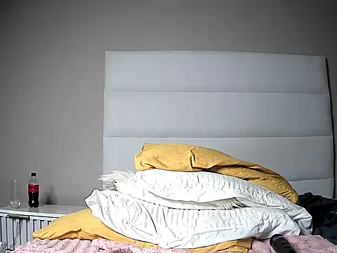 SexyPettiteDonna's cam snapshot