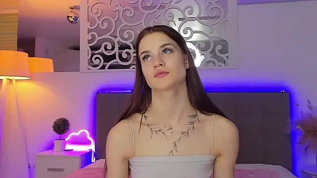 LuisaClover's cam snapshot