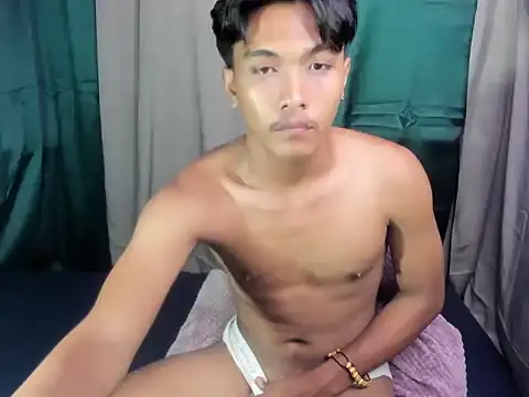 chris_hot_asian_loverboy live sex cam
