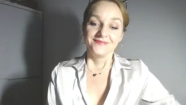 AliciaDesire's cam snapshot