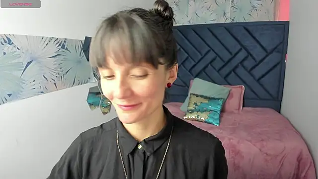 Valery_More__'s cam snapshot