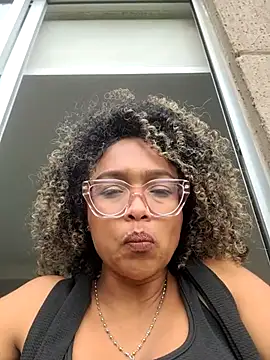 BiiancaEstradaa's cam snapshot