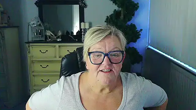 BridgetBlueEyes's cam snapshot