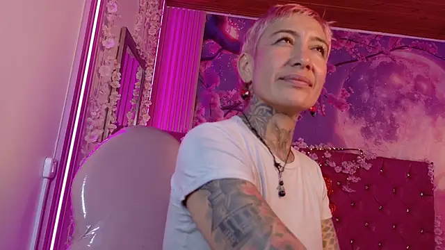 Everlyn_sexx's cam snapshot