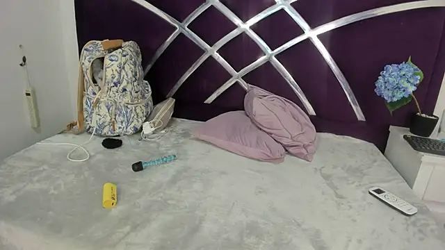 LunaScarleht's cam snapshot