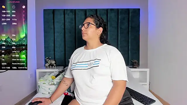 DanielleEvans_'s cam snapshot