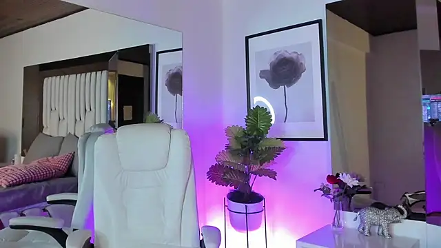 Cloee_Rainbow1's cam snapshot