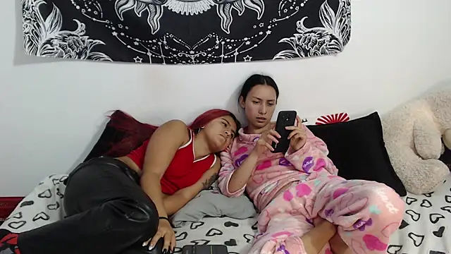 emily_n_abby live sex cam