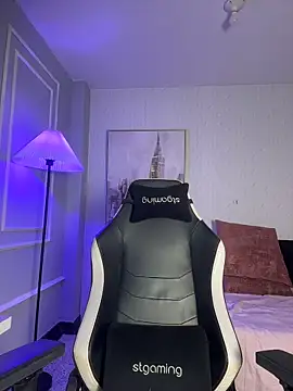 HoneyMollyX live sex cam