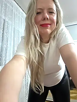 Irina3718 live sex cam