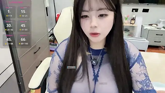 22Momo- live sex cam