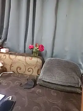 Misss-julli live sex cam