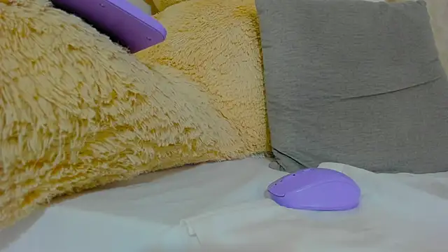 alix_pretty18's cam snapshot