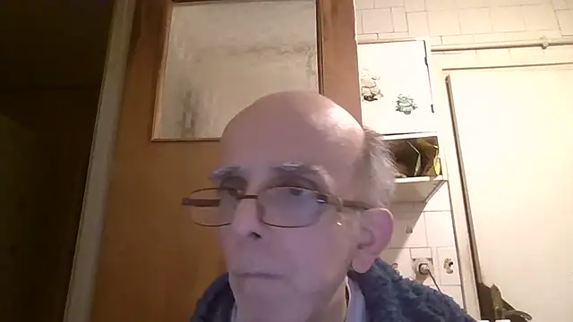 mariusica1@xh live sex cam