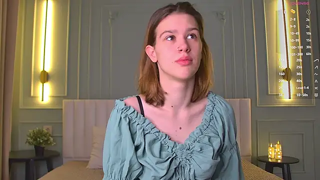 LoraPuffs live sex cam