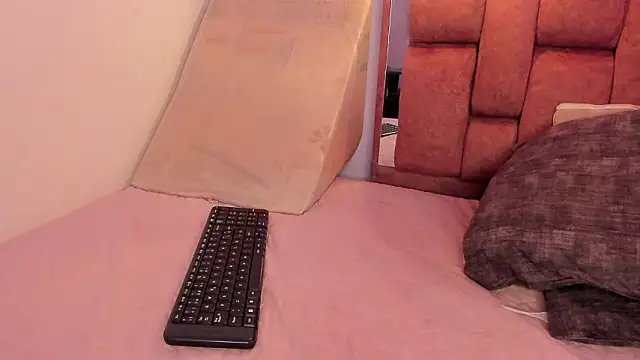 kristakinnky live sex cam