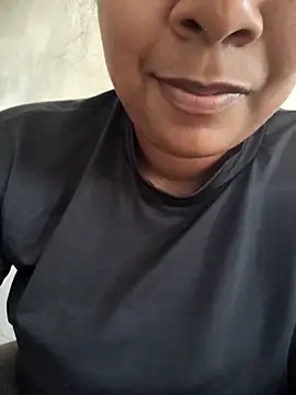 MichelleMore live sex cam