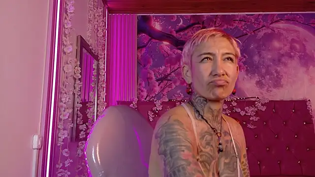 Everlyn_sexx's cam snapshot