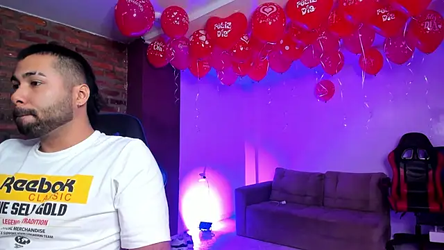 HotThreesoome live sex cam