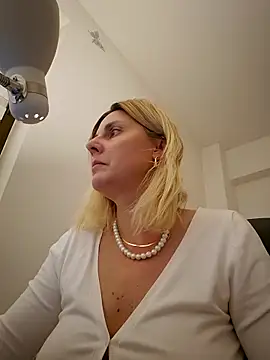 Amelia9798's cam snapshot