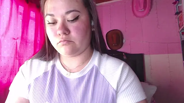 NikkiRous_'s cam snapshot