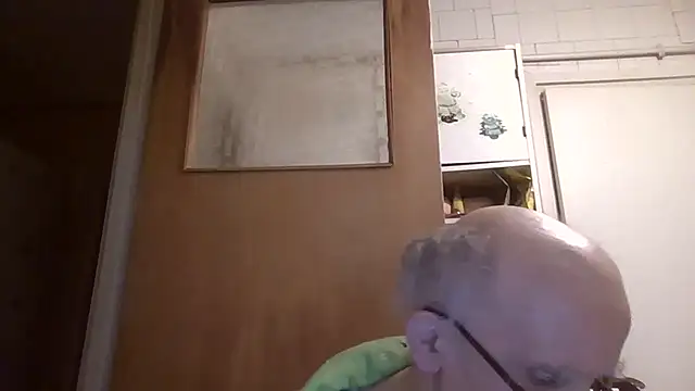 mariusica1@xh live sex cam