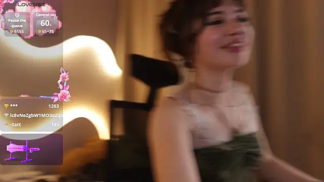 Miyuki_wolf live sex cam