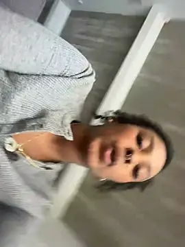 Your_Paris live sex cam