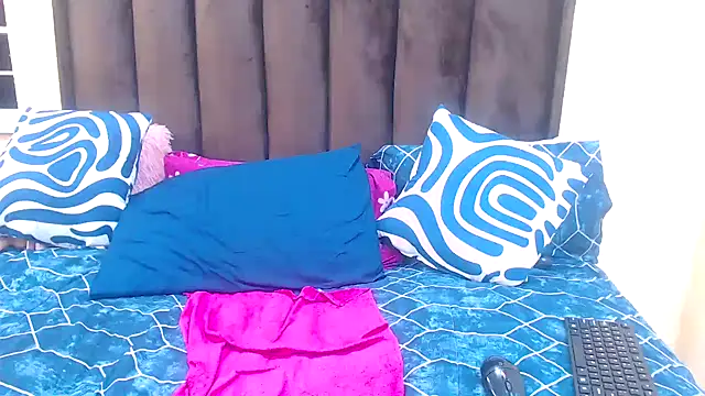 AfricanQueenxx40's cam snapshot